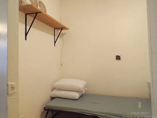 Rented by Evergreen Realty & Investments | media 19