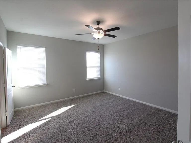 509 Washington Dr — Photo 13