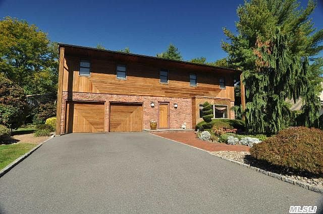 1st image of 9 Roseanne Dr