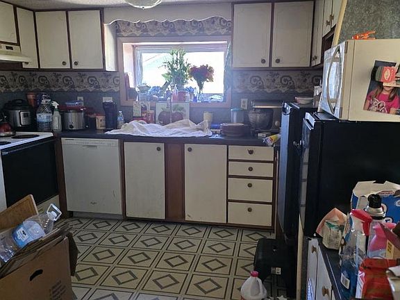 3rd image of 564 Stoney Battery Rd