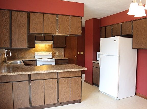 4th image of 1500 N Saint Joseph Ave