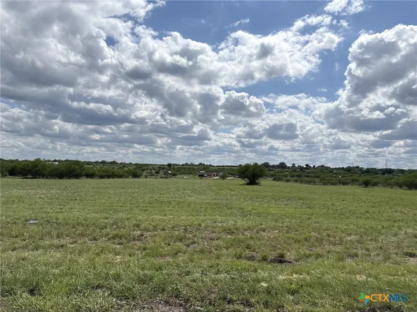 3373 Wetz Rd, Marion, TX 78124