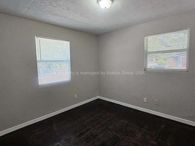 2415 N Canal St — Photo 20