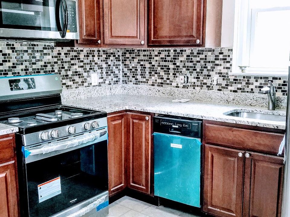 RENOVATED EAT IN KITCHEN