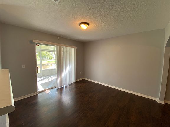 5th image of 11560 Hickory Oak Dr
