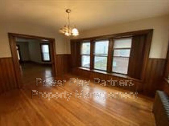 2nd image of 608 Auburn Ave #1
