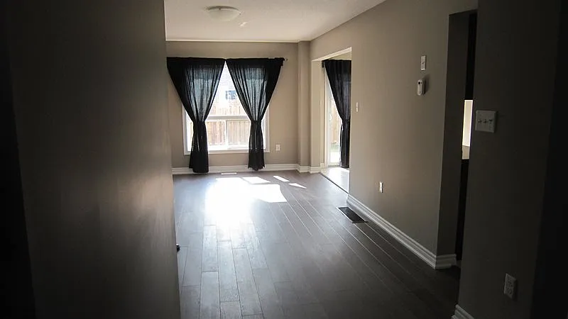 106 Sydenham Wells — Photo 4