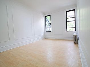 31-20 32nd St #3A, Astoria, NY 11106