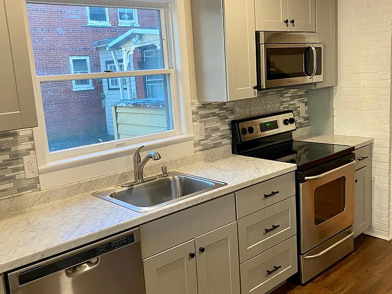 121 Mulberry St — Photo 11