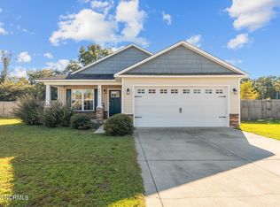 206 Long Neck Dr, Richlands, NC 28574