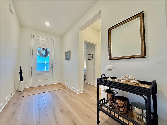 5th image of 36 Signet Cir