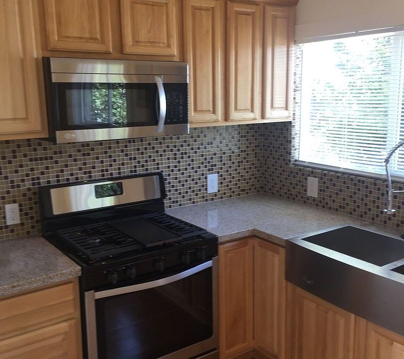 2nd image of 256 W 117th St APT 15