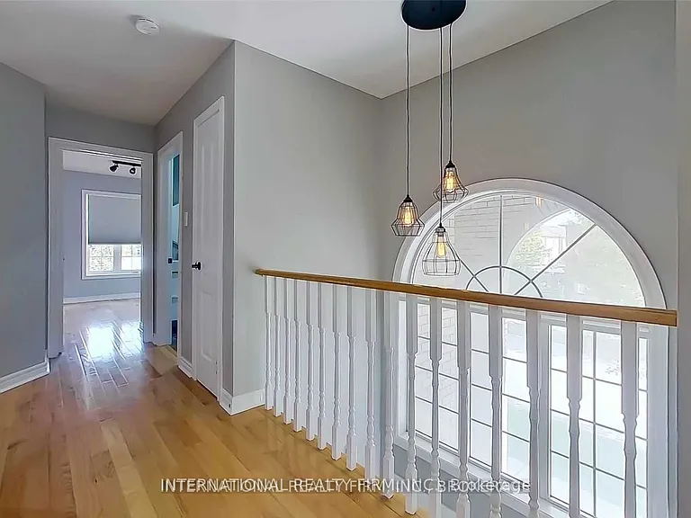 2 Dolce Cres — Photo 18
