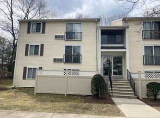 11 Village Hill Ln APT 2, Natick, MA 01760