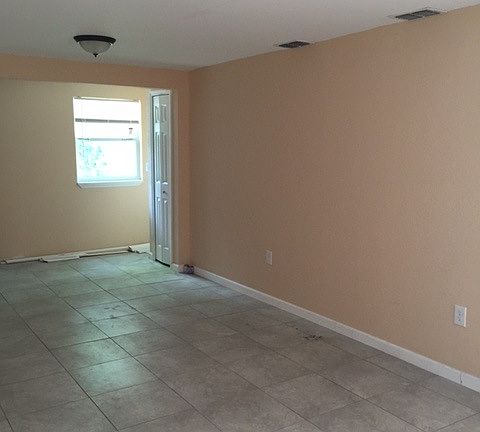 4th image of 4705 Edgewater Dr