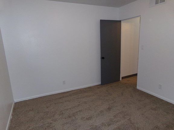 4th image of 607 Spruce St