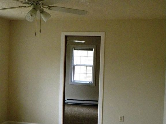 3rd image of 3322 W Heroy Ave