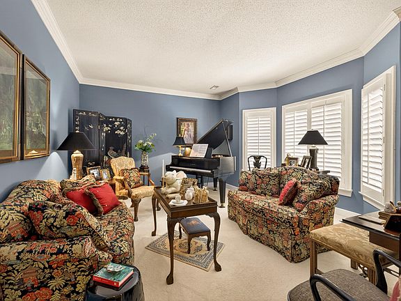 5th image of 103 Prestwick Pl