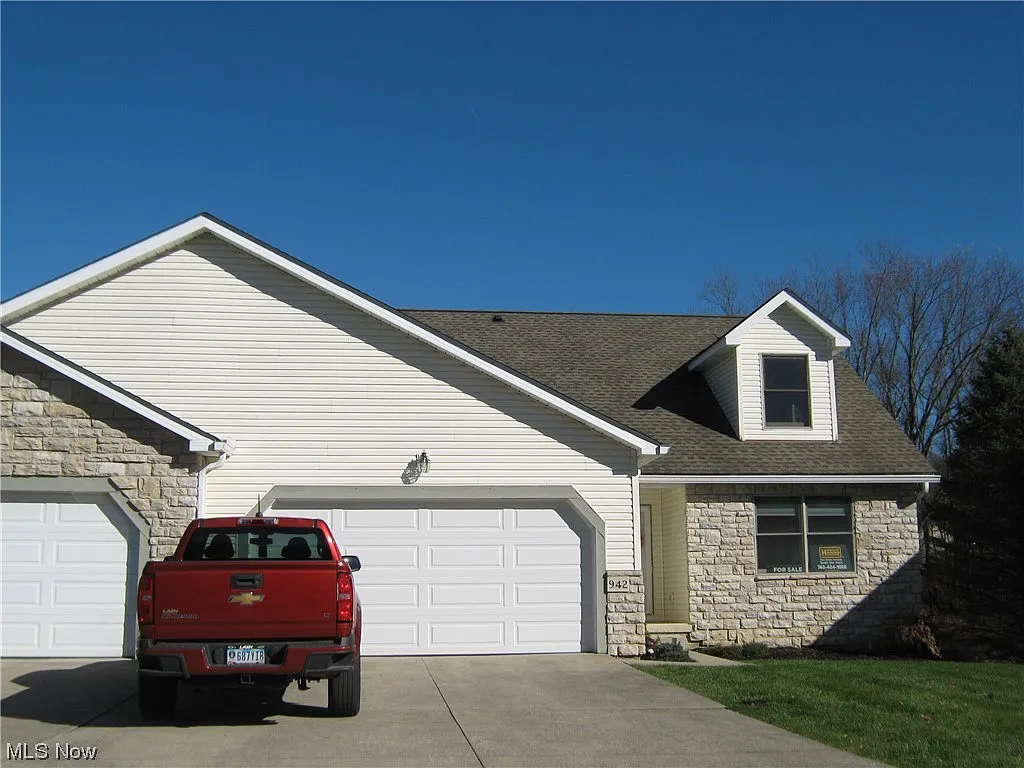 942 Hopewell Heights Dr photo 1