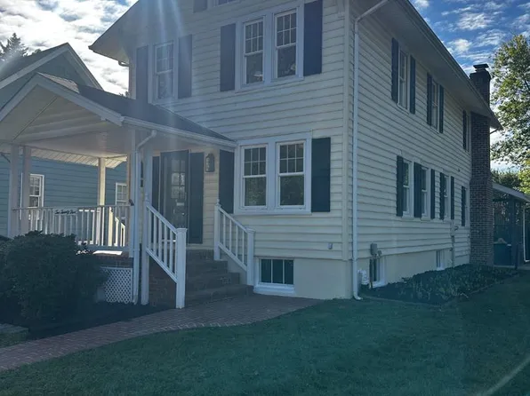 225 E Spring St, Alexandria, VA 22301