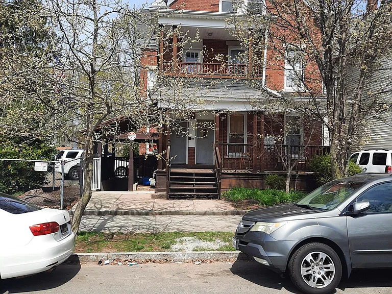 177-179 Davenport Ave #2 — Photo 17
