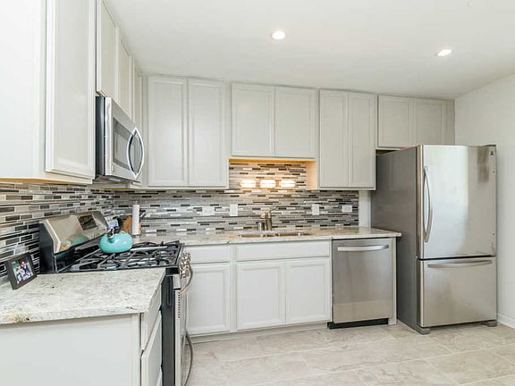 5th image of 111 Boardwalk St Unit 1W