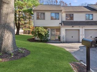 801 Hunters Run, Dobbs Ferry, NY 10522