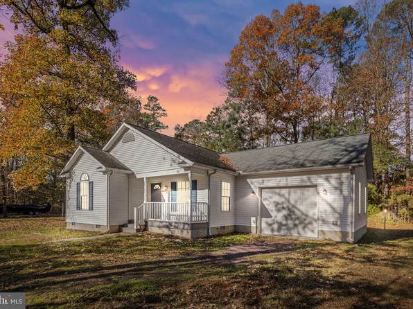 39 Fort King Dr, Colonial Beach, VA 22443