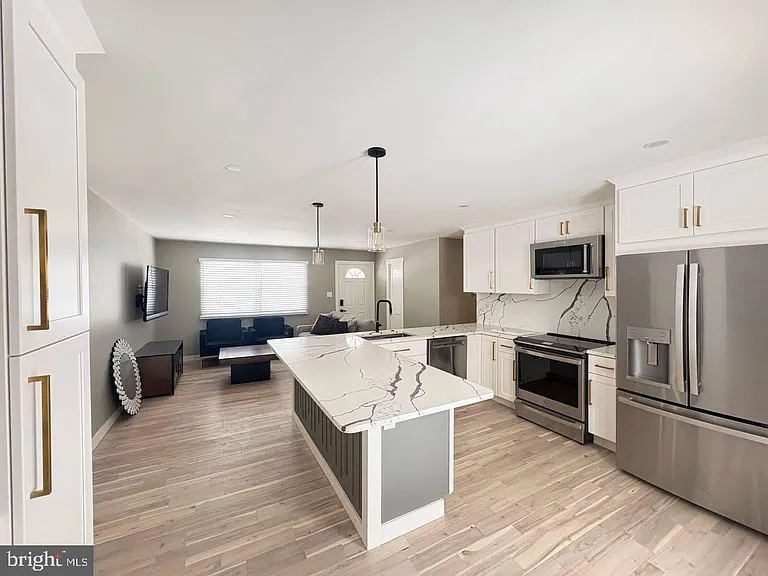 13223 Hawthorn Ln — Photo 7