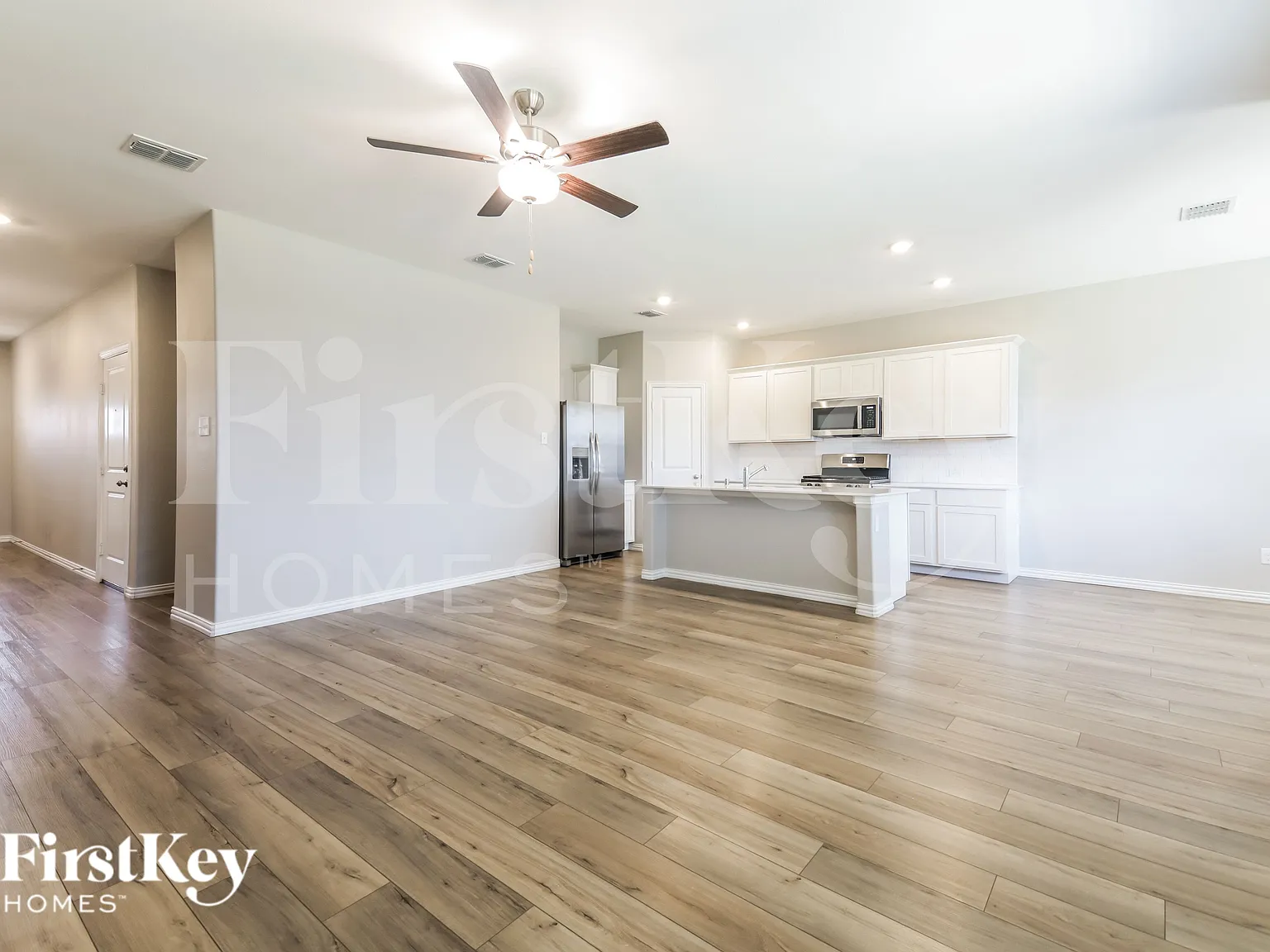 3 bed, 2.0 bath, 1602 sqft, $2,120 — Photo 4