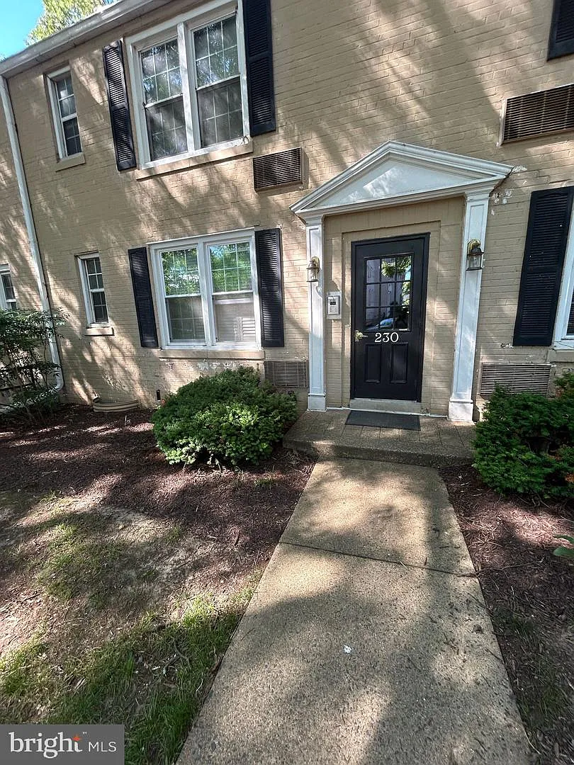 1 bed, 1.0 bath, 666 sqft, $2,025 — Photo 1