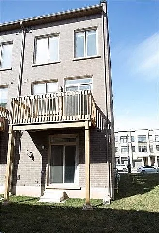220 Huguenot Rd — Photo 17