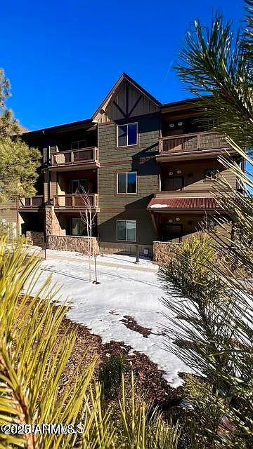 3 bed, 2.0 bath, 1406 sqft, $2,495 — Photo 2