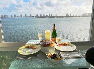 301 Lake Shore Dr APT 807, Lake Park, FL 33403