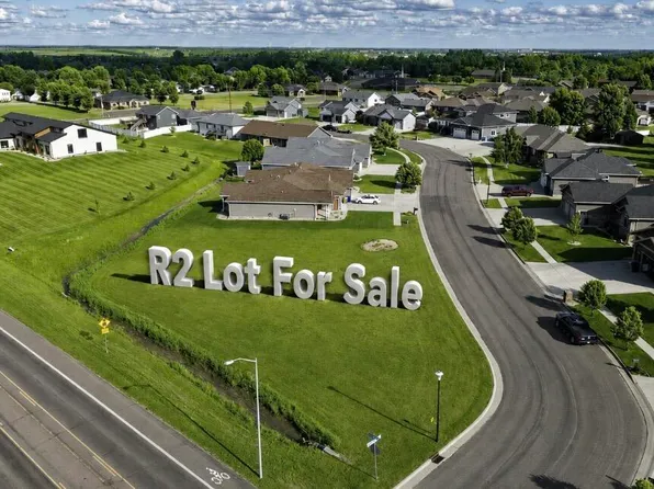 Washington Dr NE, Watertown, SD 57201