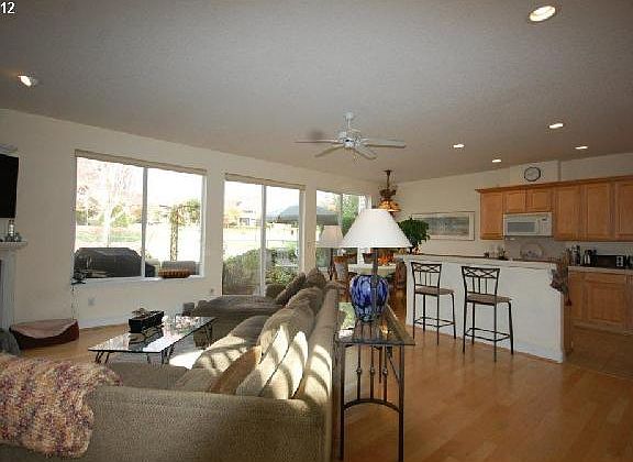 4th image of 1722 SE 110th Ct #84