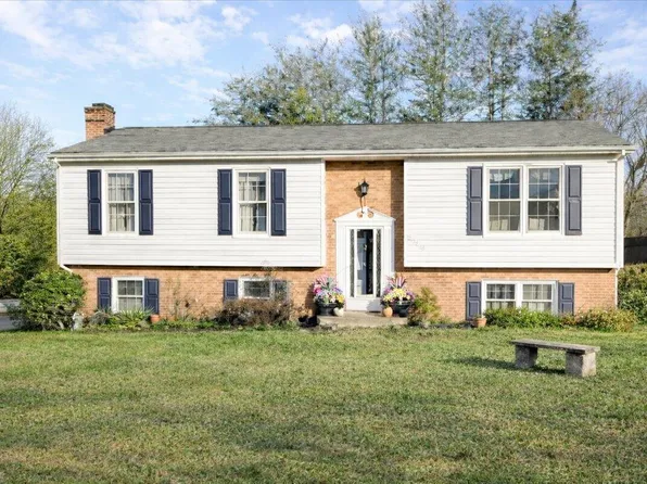 3634 Overbrook Dr, Roanoke, VA 24018