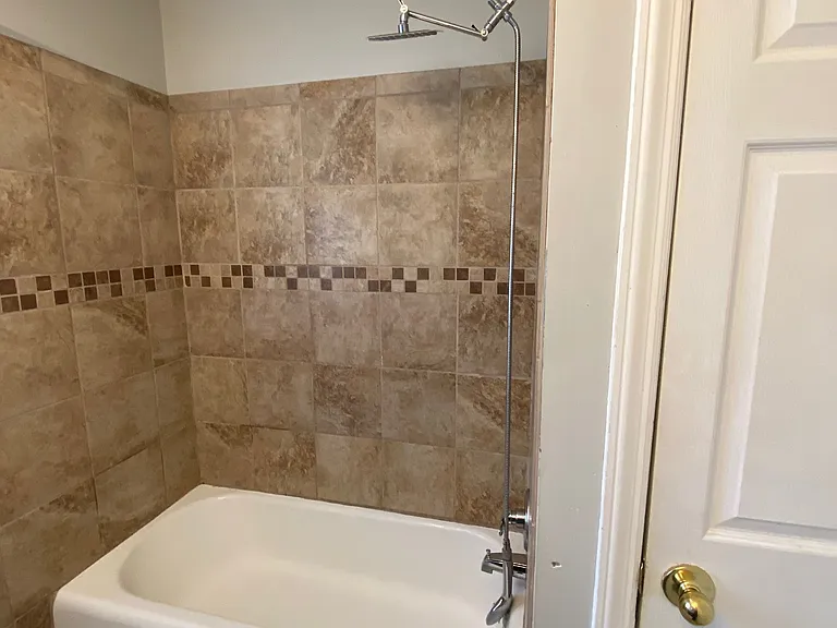 714 S Lovell Ave — Photo 10