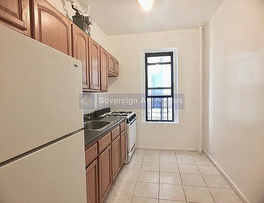3rd image of 116 W 238th St #3Z