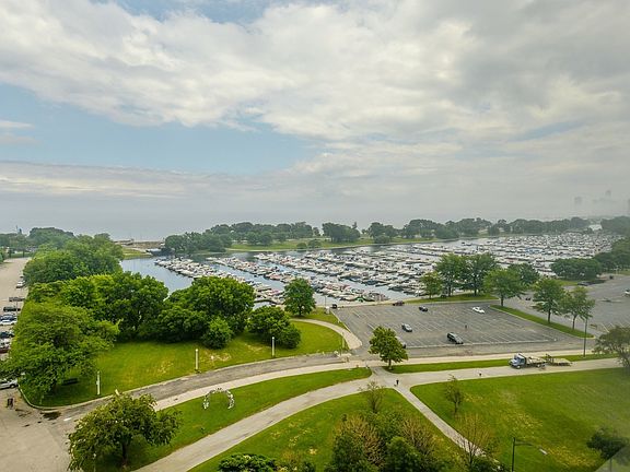 3rd image of 2800 N Lake Shore Dr APT 1301