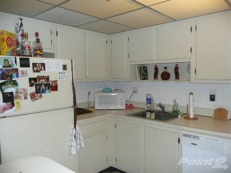 BRIGHT KITCHEN