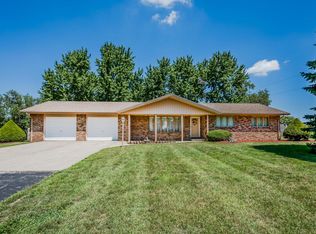 6885 Meadowbrook Rd, Benton Harbor, MI 49022