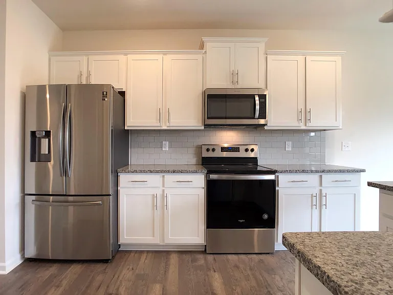 208 Marathon Ln — Photo 4