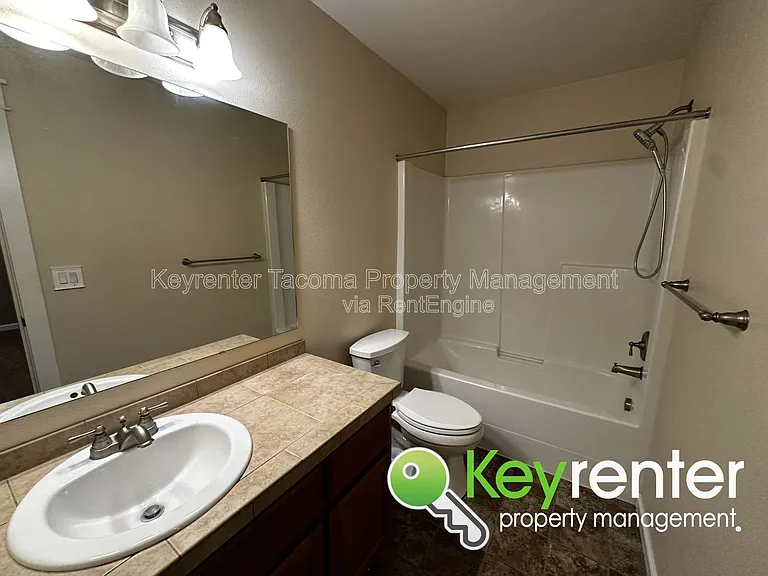 809 SE 9th Cir — Photo 22