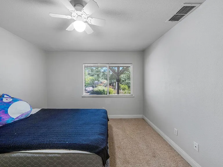 4011 Prairie Falcon Dr — Photo 33