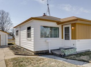 1233 Mackinac Ave, South Milwaukee, WI 53172