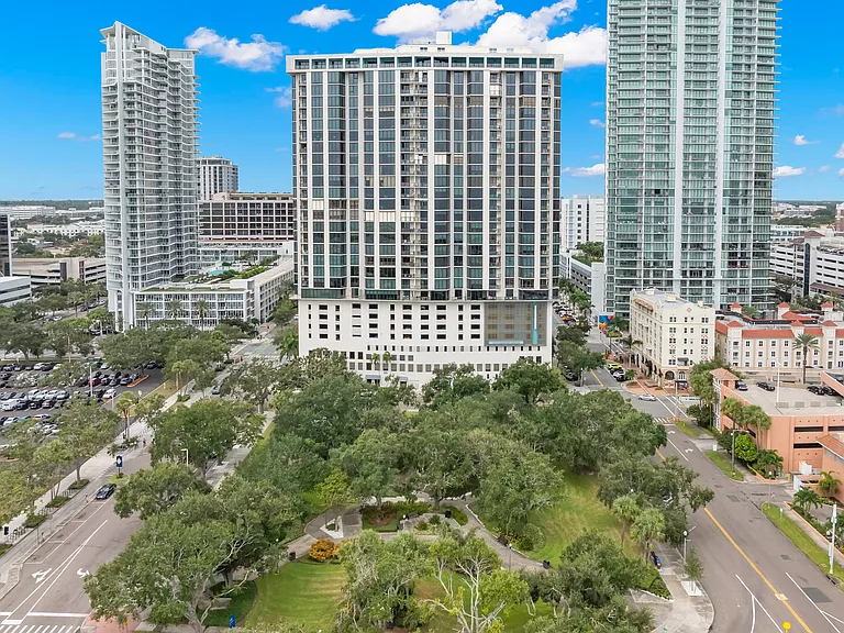 1 Beach Dr SE #2109 — Photo 34