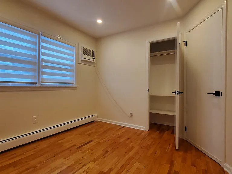 152 W 18th St #2 — Photo 8