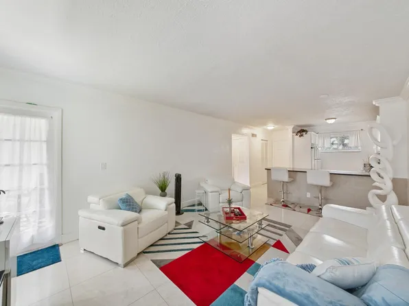 2581 N Garden Drive #206, Lake Worth, FL 33461