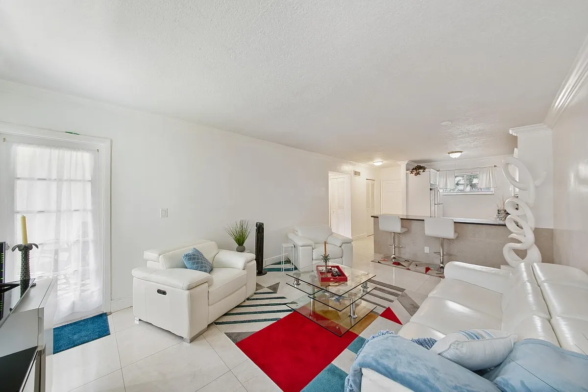 Building Photo - 2581 N Garden Dr #206